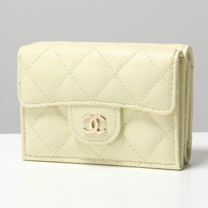 入手困難カラー♪【CHANEL】三つ折り財布 キルティングレザー